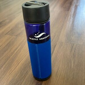 Seattle Aquarium Water Bottle NWOT